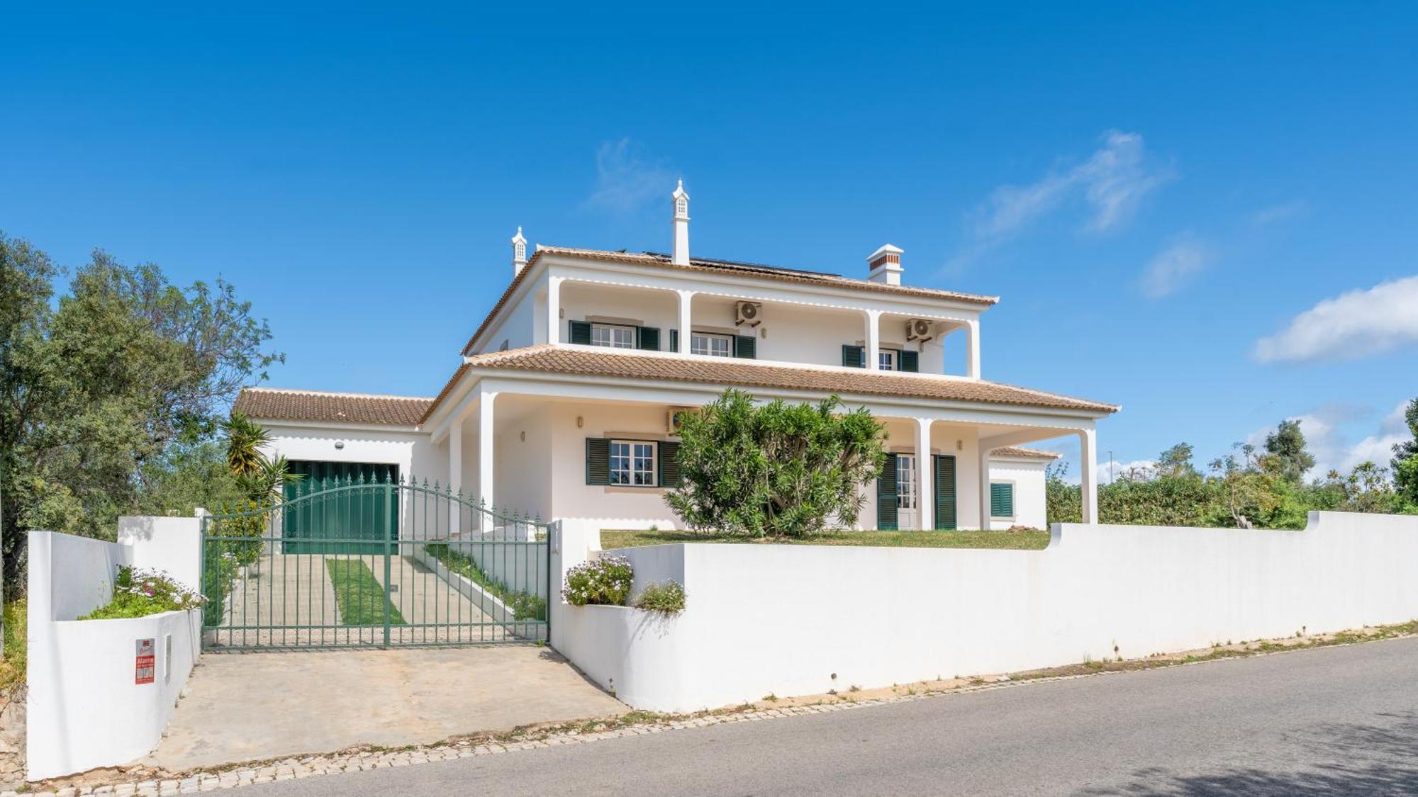 Sunny & Calm 4 Bdr House W/ Pool By Lovelystay Santo Estevao  Eksteriør bilde